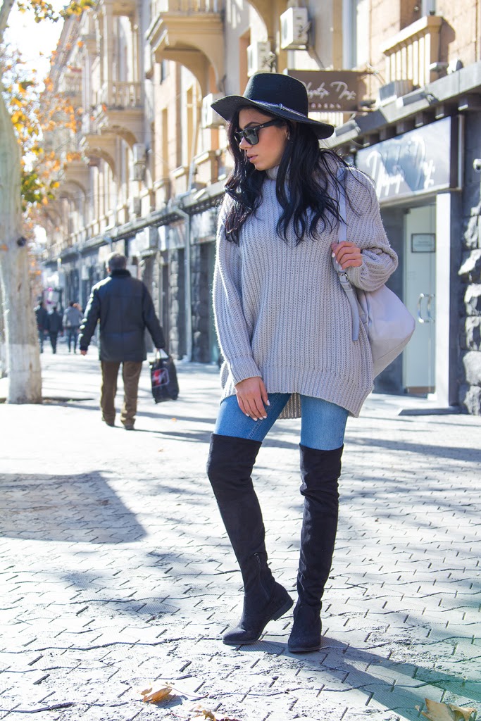 OUTFIT – FEDORA & OVER-THE-KNEE BOOTS