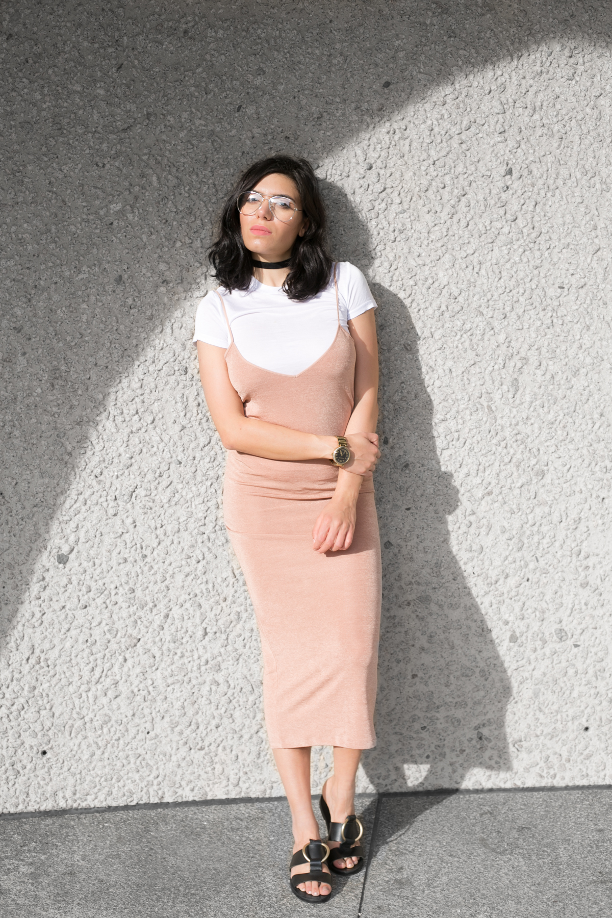 Dirty pink slip dress with t-shirt - outfit