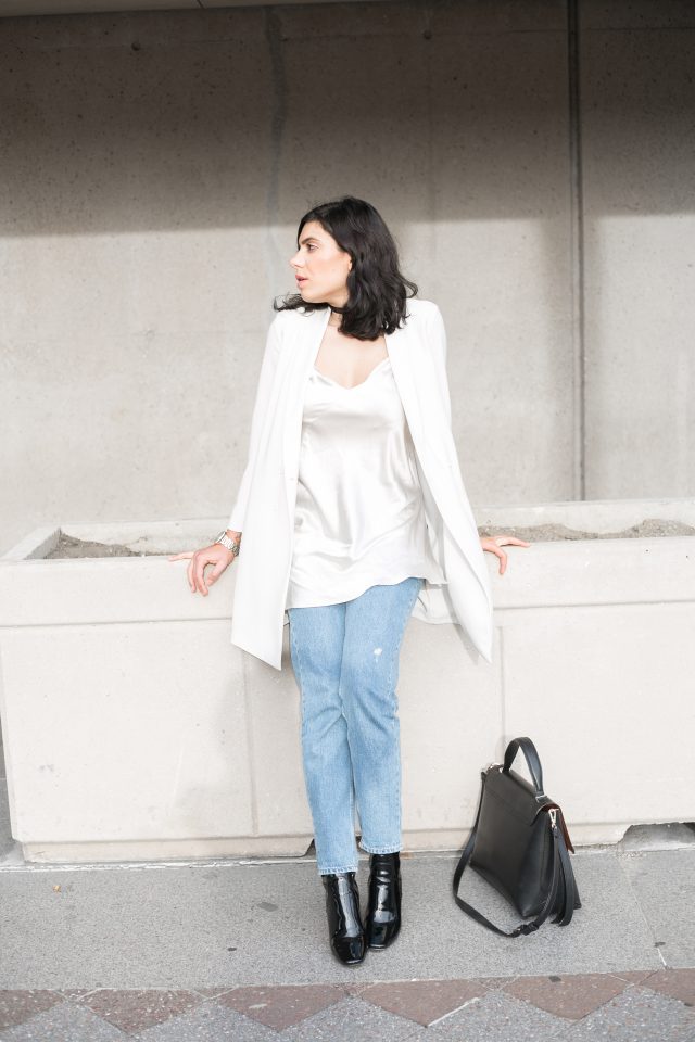 extra long blazer and mom jeans outfit